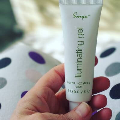 محتویات و نحوه مصرف ژل شفاف کننده ایلومینیتینگ فوراور